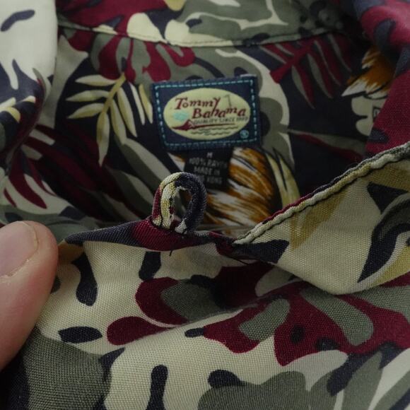 Vintage Tommy Bahama Shirt Mens Medium Maroon Hawaiian Camp Resort Vacation - Picture 7 of 12